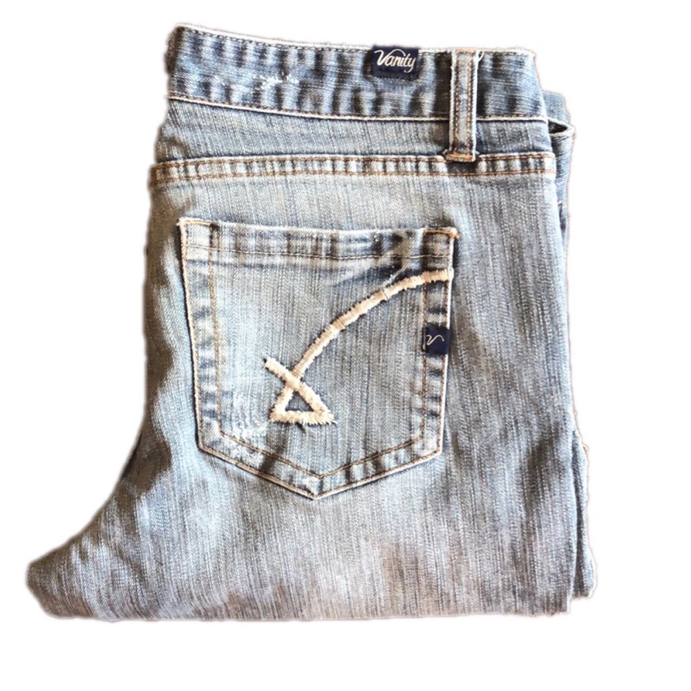 EUC Women’s 31x31 Wide Leg Distressed Vanity Jeans